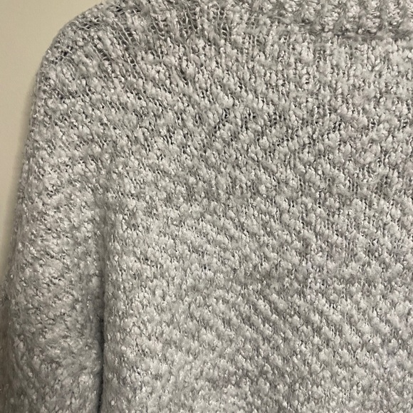 Dreamers Women's‎ Light Gray Knit Sweater size small - Picture 7 of 7